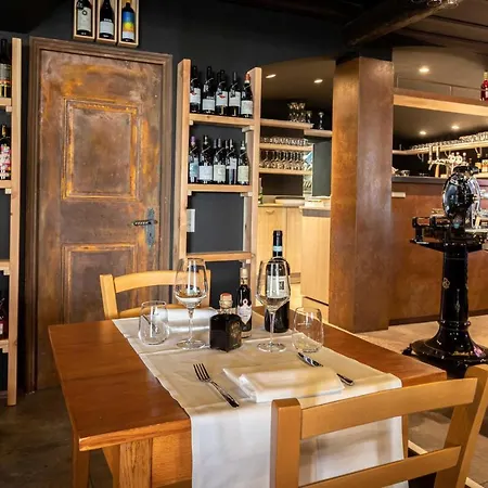 Osteria Pozzo Hotell